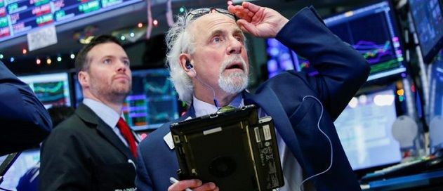 Wall Street aguarda sin un rumbo definido a las actas de la Fed