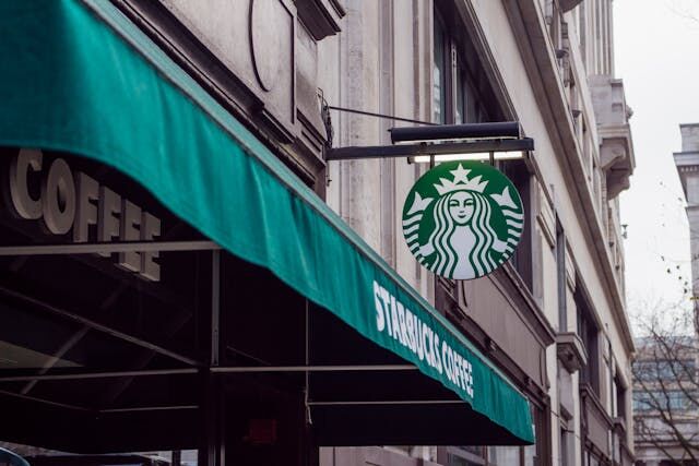 ¿Cuáles son los cambios que trae Brian Niccol a Starbucks?