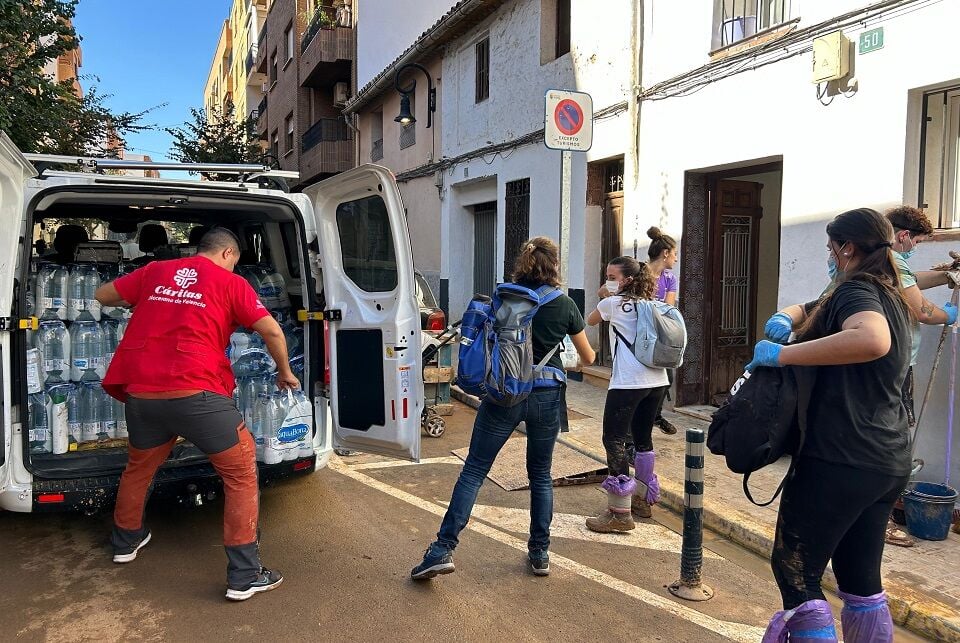 Mutuactivos activa la clase de emergencia  de Mutuafondo Compromiso Solidario, FI  para apoyar a los afectados por la DANA