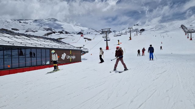 Unicaja mantiene su compromiso como patrocinador oficial de la estación de esquí y montaña de Sierra Nevada