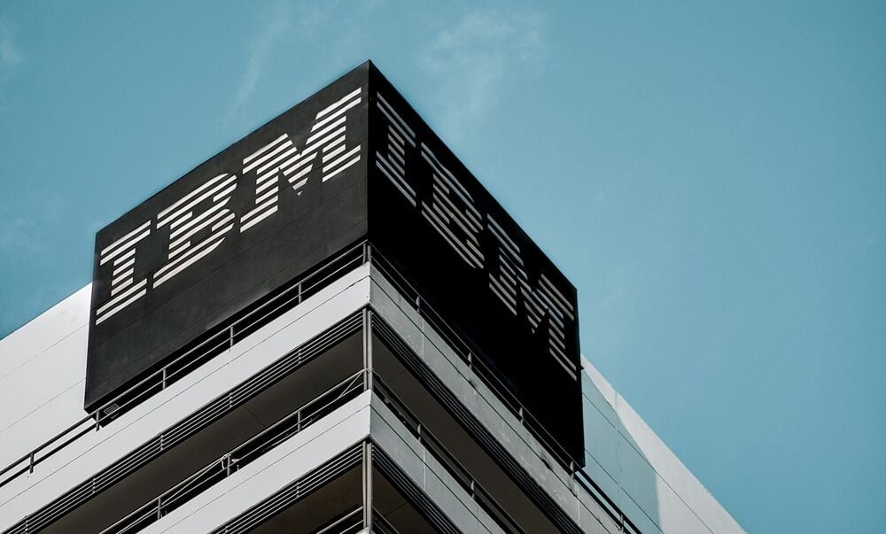 IBM cae tras los recortes de costos de DOGE IBM cae tras los recortes de costos de DOGE