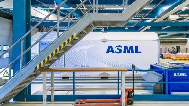 ASML Holding vuelve a desplomarse tras el profit warning para 2025 