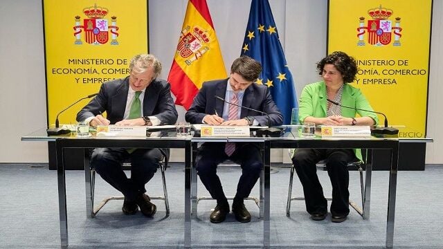 El BEI e Iberdrola firman un préstamo de 500 millones de euros financiados con fondos Next Generation para inversiones en expansión de las redes eléctricas inteligentes en España