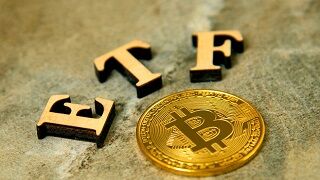 Bitcoin: las consecuencias de las caídas acumuladas, pero hay quien sigue comprando...